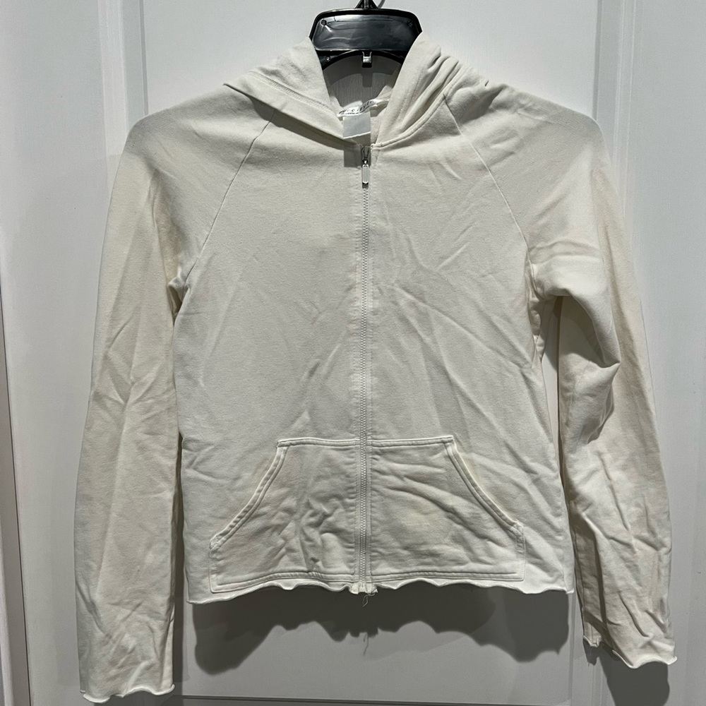 Freestyle cream hoodie, Sz M, stain on R back shoulder